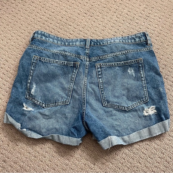 H&M Divided High-Waisted Button Fly Shorts - Picture 4 of 6